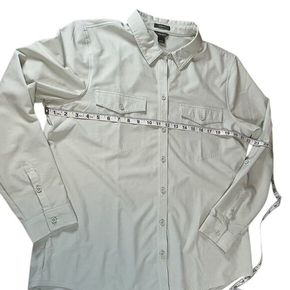 Eddie Bauer Long Sleeve NWOT Light Weight Button Down Blouse Light Mint Green Lg - Picture 9 of 14